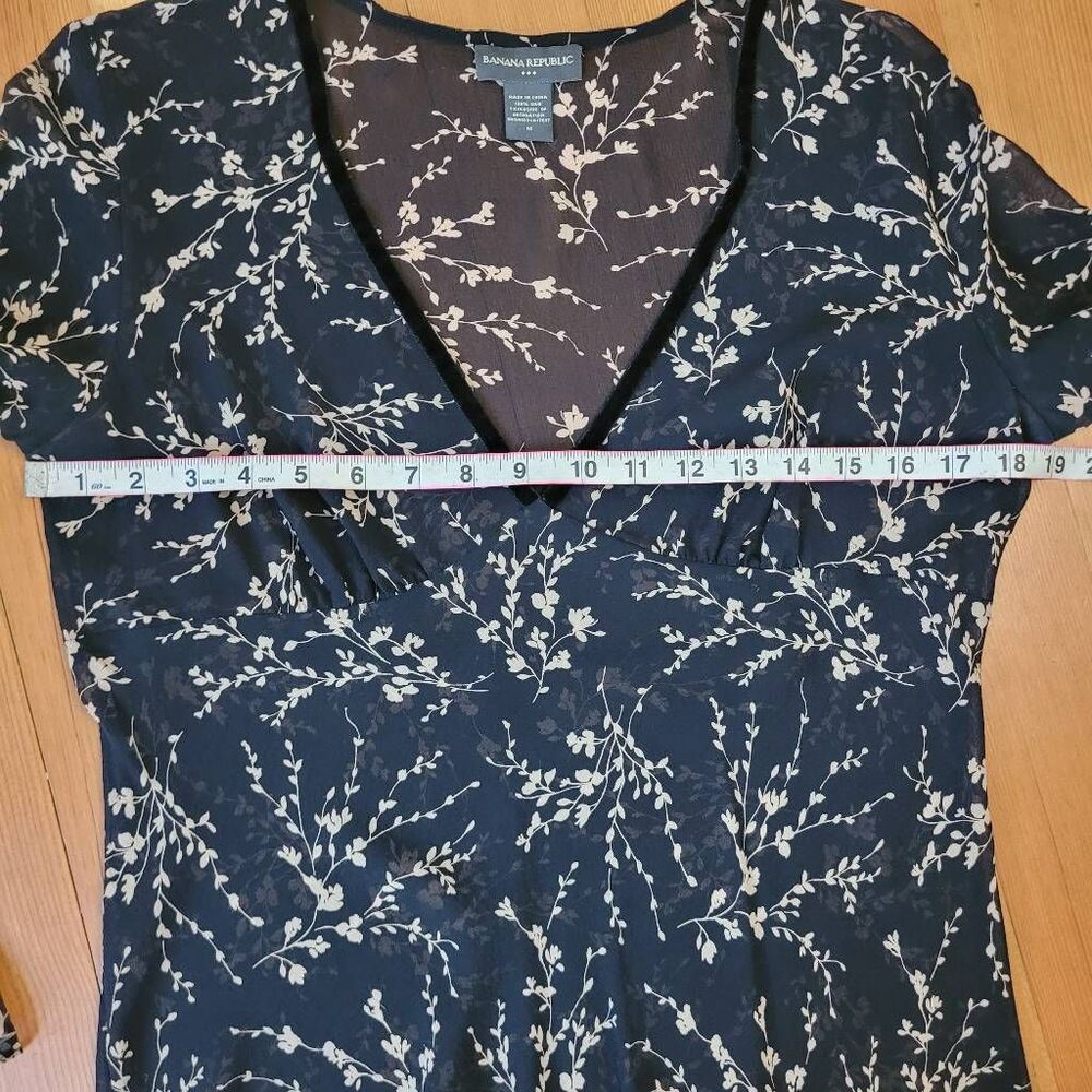 Vintage Y2K Banana Republic 100% silk‎ babydoll top dark floral whimsigoth goth - Picture 11 of 13